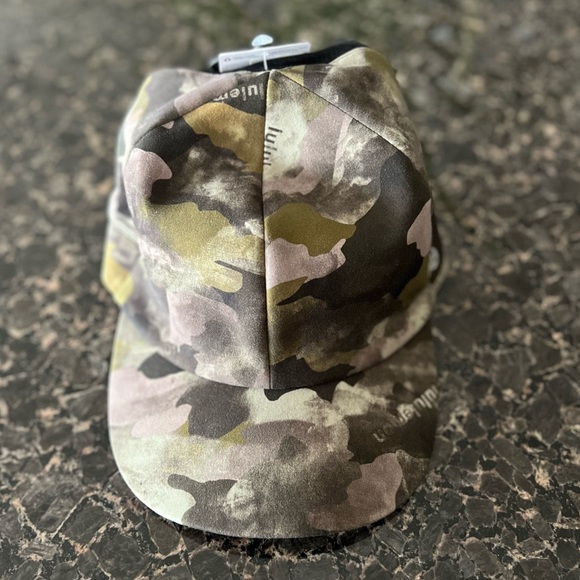 NWT Wunder Train Hat - XS - Picture 1 of 8